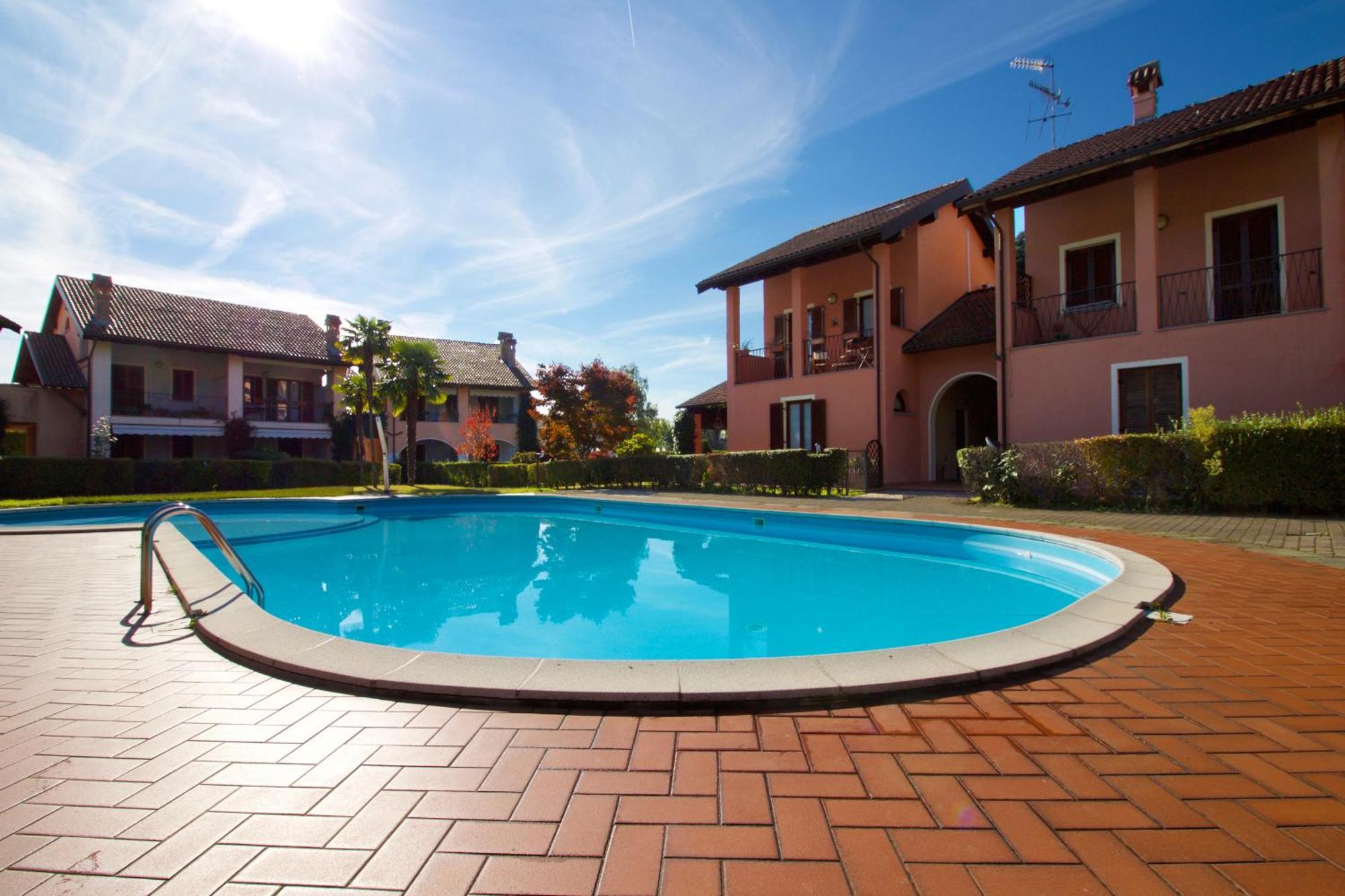 Sunflower Relax Pool And Terrace - Happy Rentals Lesa Exteriör bild